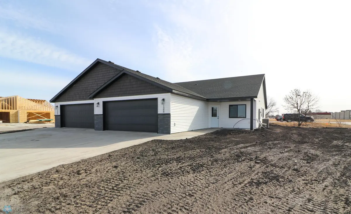 1406 Prairie Lane, Wahpeton, ND 58075 - Image #1