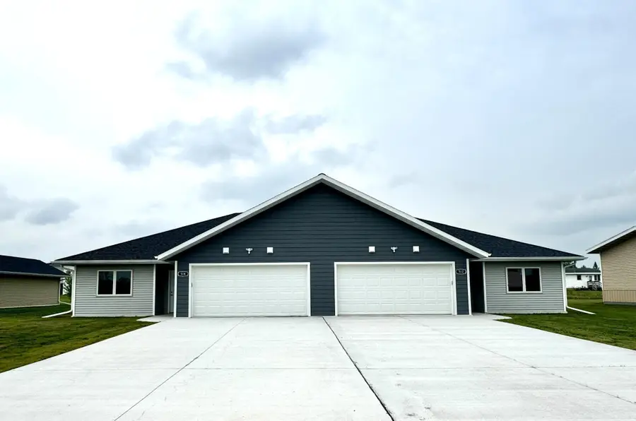 514 Garfield Street Se, Warroad, MN 56763 - #2