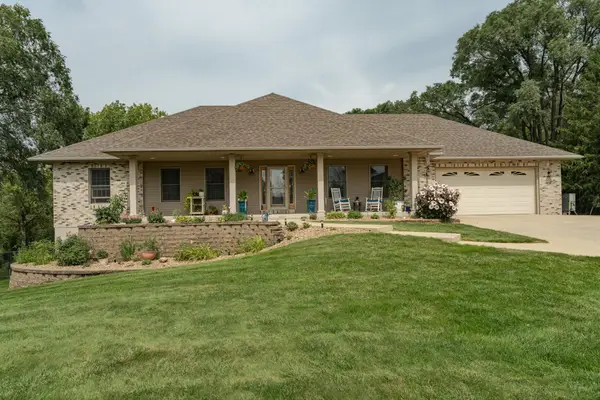 2111 E River Road Ne, Rochester, MN 55906