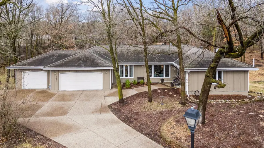 13307 Ellice Court, Apple Valley, MN 55124 - Image #3