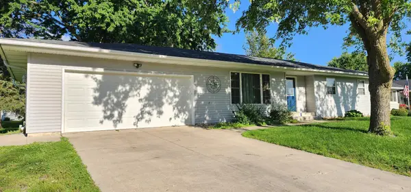 317 4th Street Ne, Grand Meadow, MN 55936