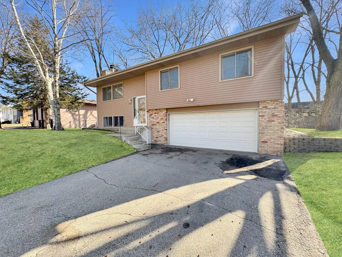 9233 59th Avenue N, Minneapolis, MN 55428 - Image #1