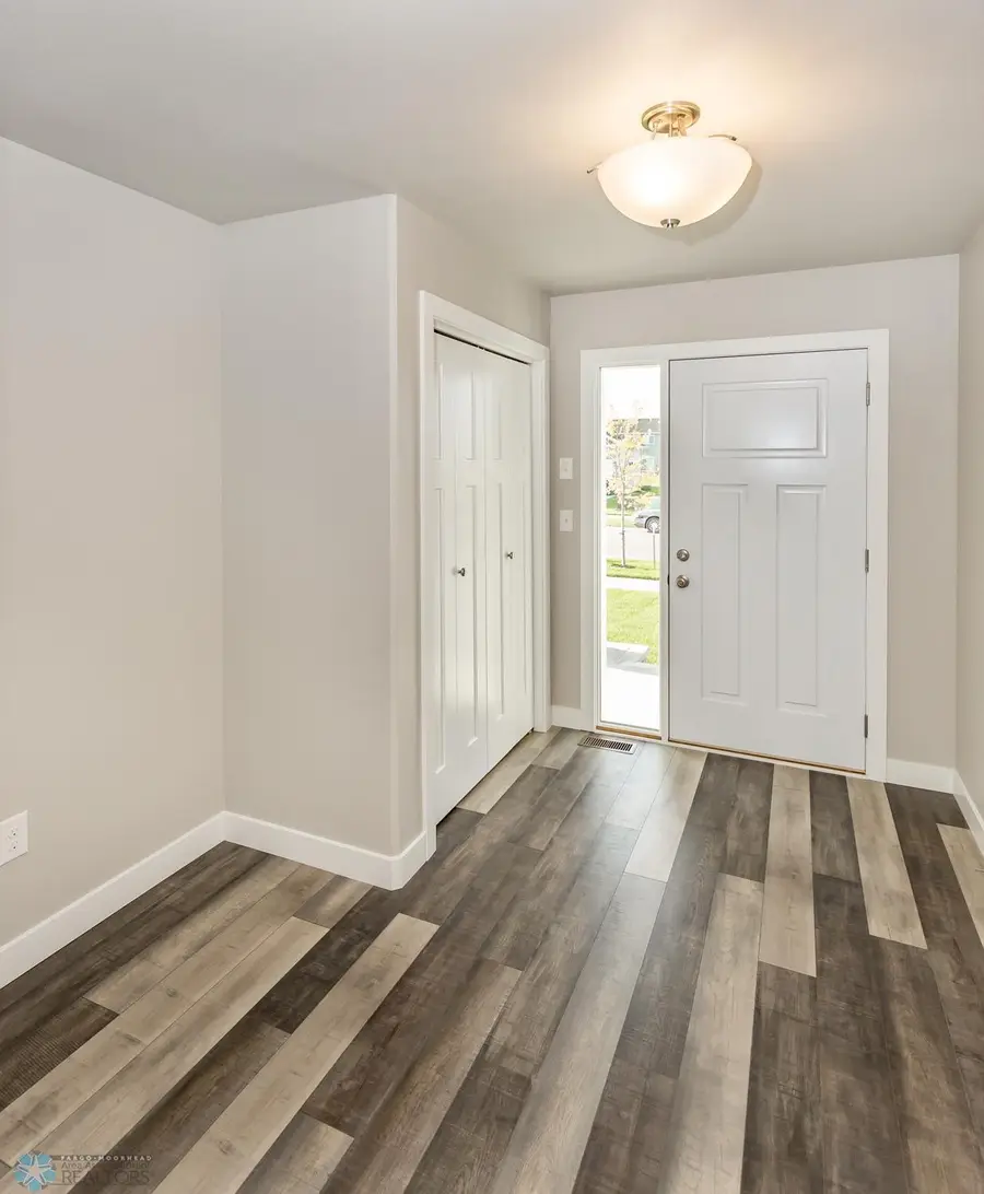 489 Goose Lane S, Kindred, ND 58051 - Image #2