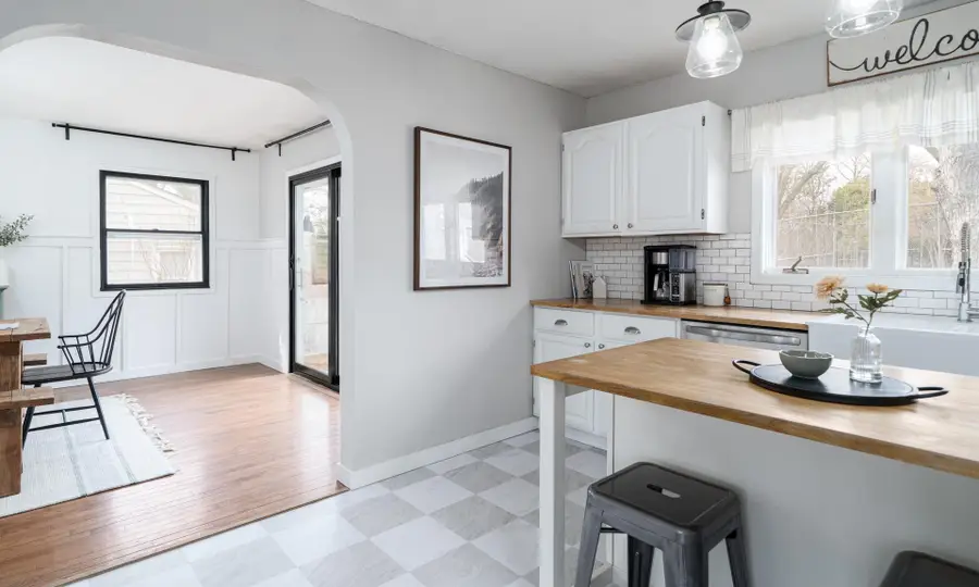 683 Belmont Lane W, Saint Paul, MN 55113 - Image #3