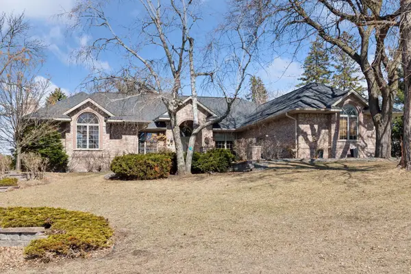 699 Linden Street, Saint Paul, MN 55118