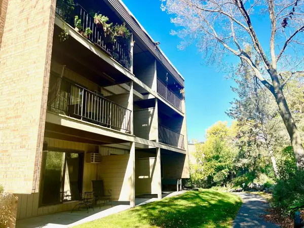 5643 Green Circle Drive #115, Minnetonka, MN 55343