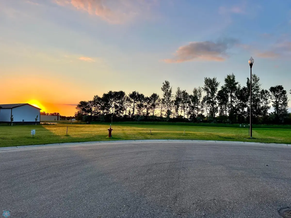 211 19 Circle Ne, Barnesville, MN 56514 - Image #1