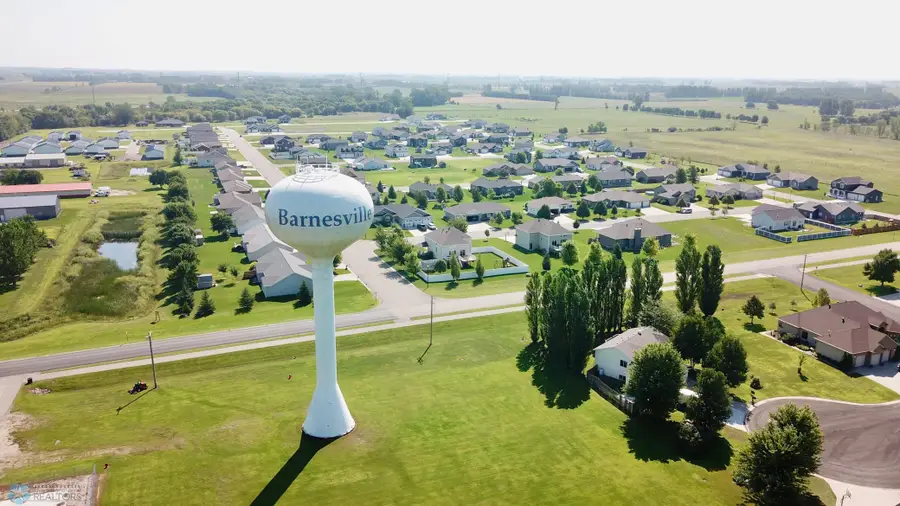 211 19 Circle Ne, Barnesville, MN 56514 - Image #3