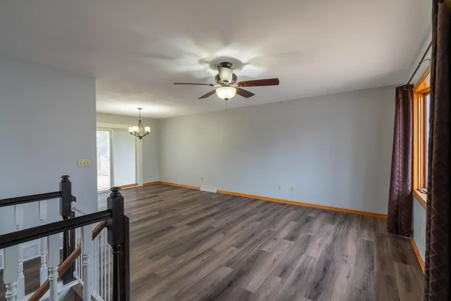 501 16th Avenue Ne, Waseca, MN 56093 - Image #3