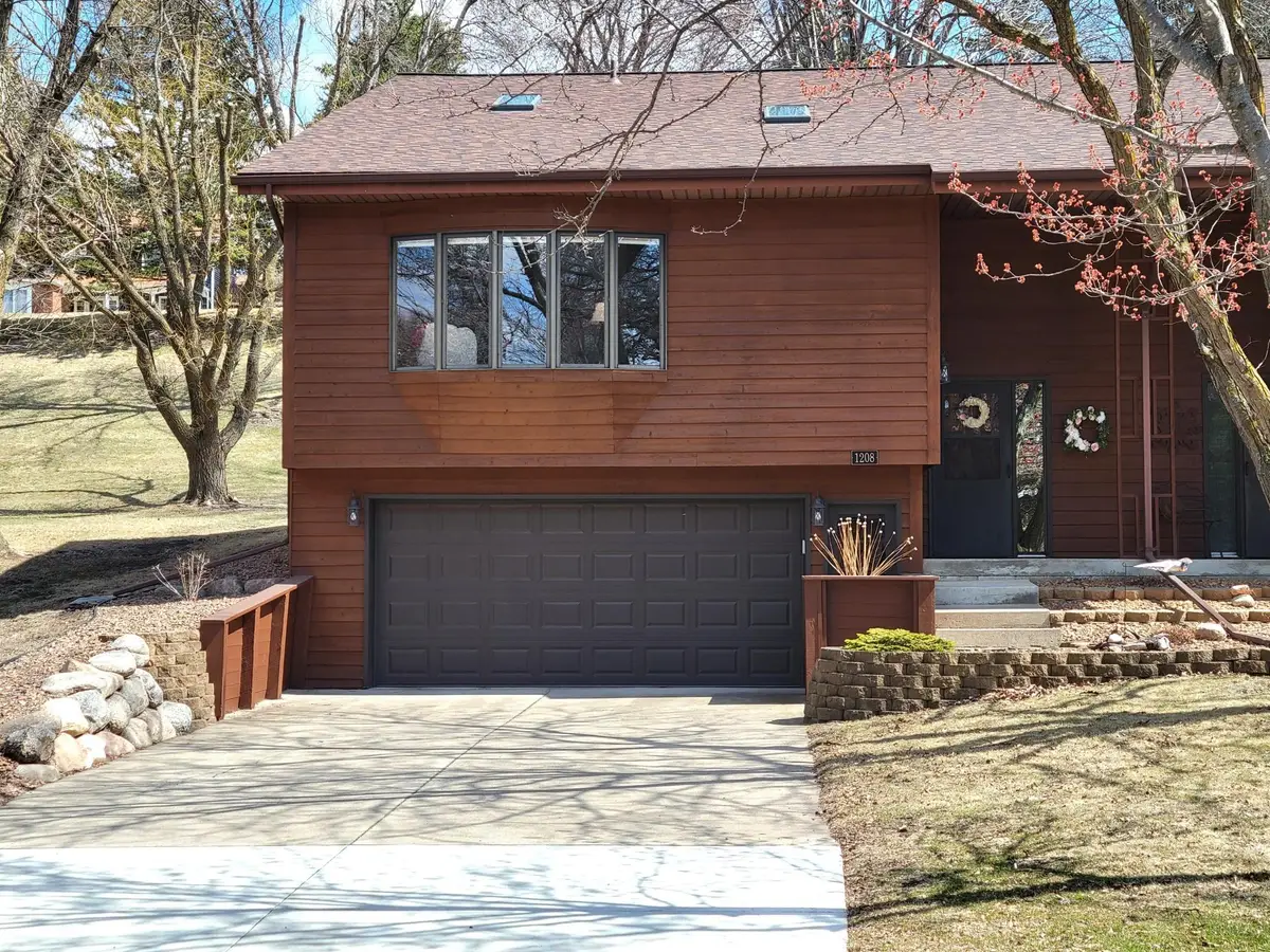 1208 Oak Drive, Montevideo, MN 56265 - Image #1