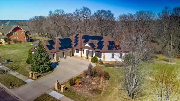 221 Woodhill Court, Mankato, MN 56001