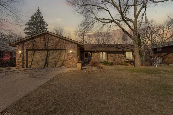 1589 Sherwood Drive, North Mankato, MN 56003