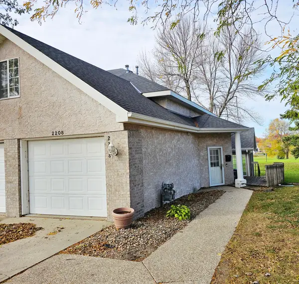 2208 10th Avenue Se #12, Willmar, MN 56201