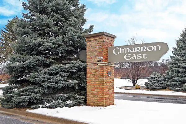 1920 Kingsview Lane N, Minneapolis, MN 55447