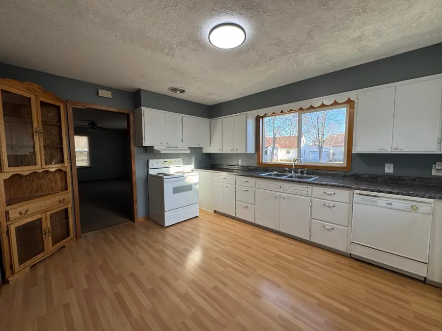 306 Jean Avenue, Marshall, MN 56258 - Image #2