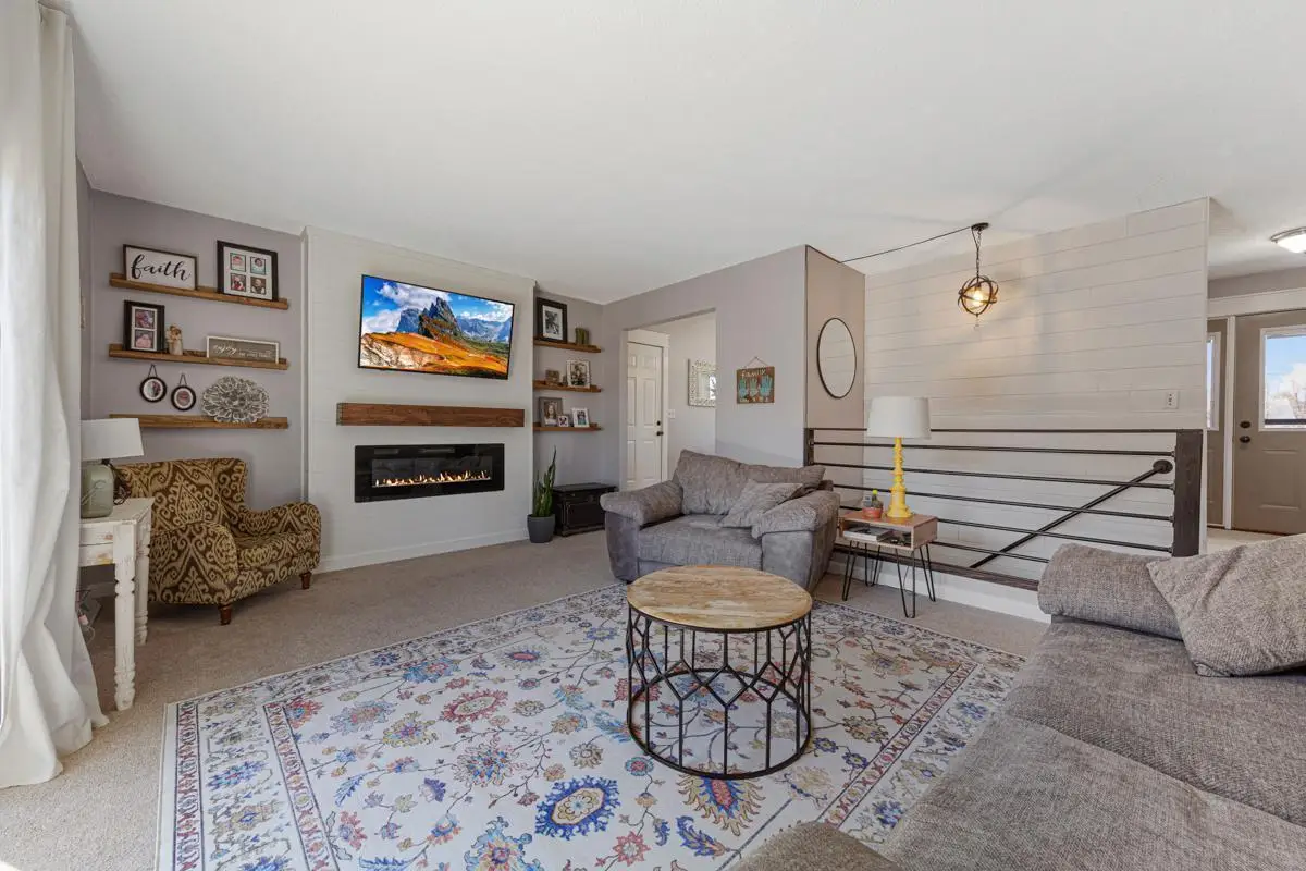 15105 County Road 5, Burnsville, MN 55306 - Image #1