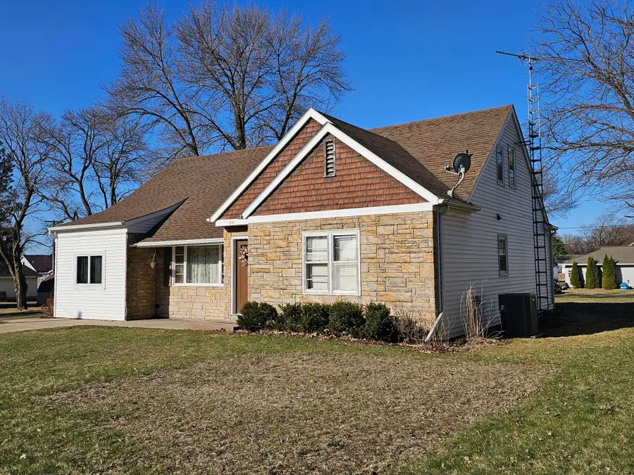 710 S Cherry Street, Lamberton, MN 56152 - Image #2