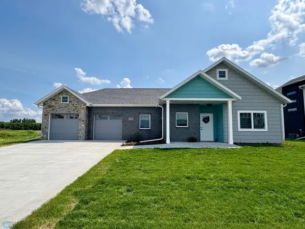 1576 75th Avenue S, Fargo, ND 58104