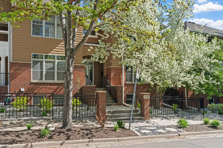 222 Ridgewood Avenue, Minneapolis, MN 55403 - #2