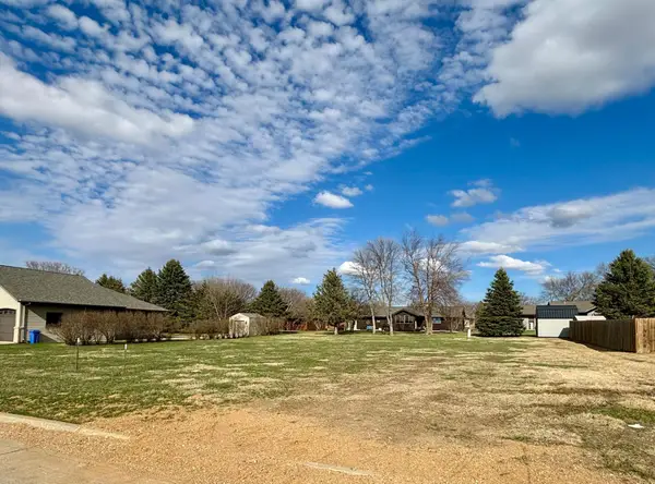 907 9th Avenue Sw, Pipestone, MN 56164