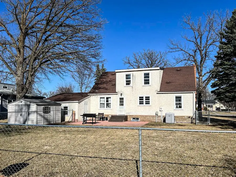 305 Kneale Avenue N, Thief River Falls, MN 56701 - #3