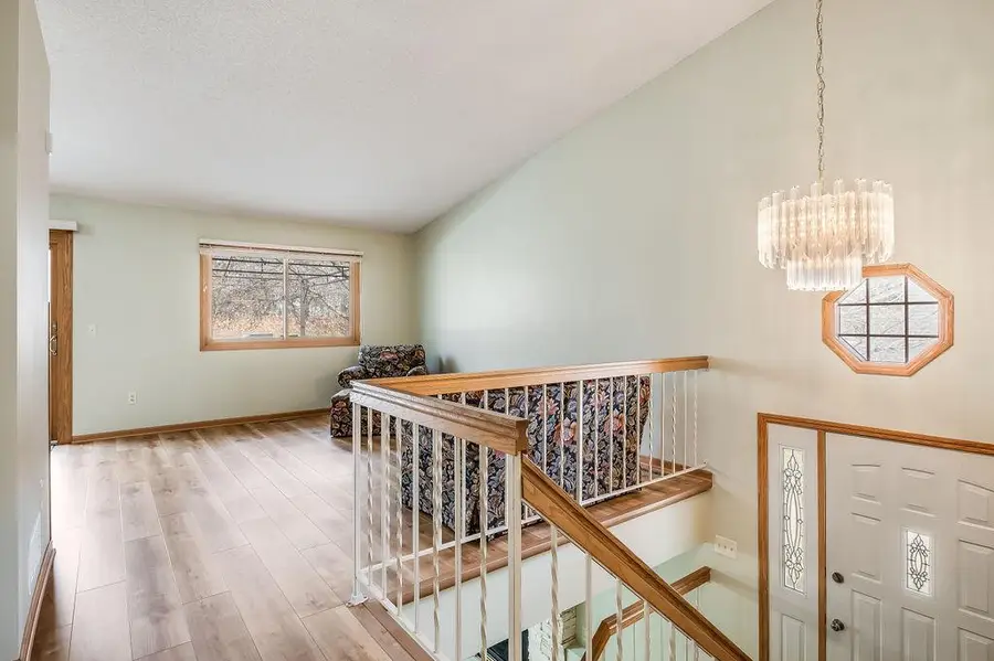 368 Upper Wood Way, Burnsville, MN 55337 - Image #3