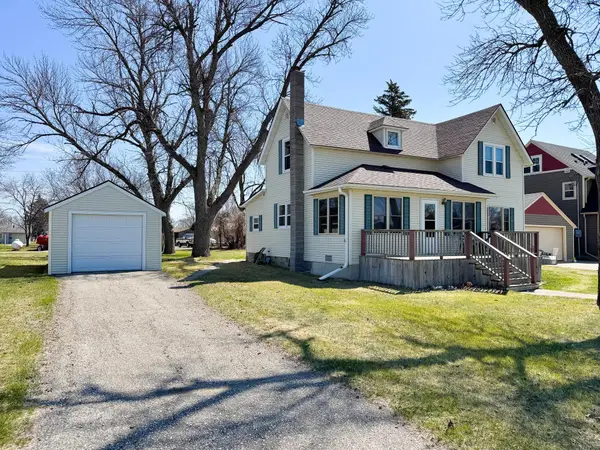 202 1st Street E, Chokio, MN 56221