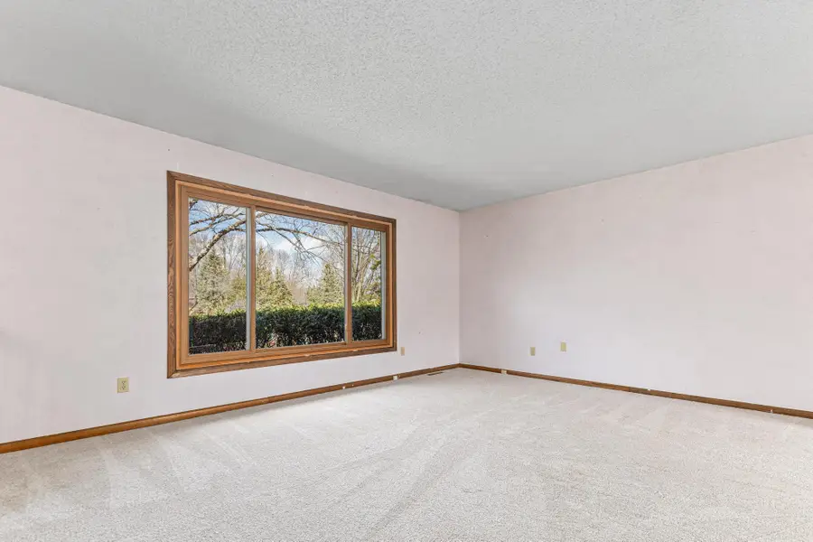 18965 Deerfield Trail, Eden Prairie, MN 55346 - Image #3