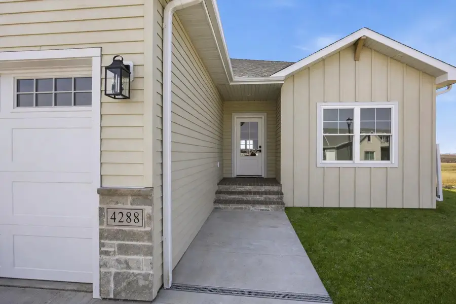 4288 Pine Parkway S, Fargo, ND 58104 - #3