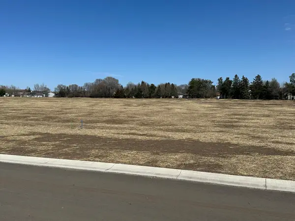 1934 68th Avenue N, Saint Cloud, MN 56303