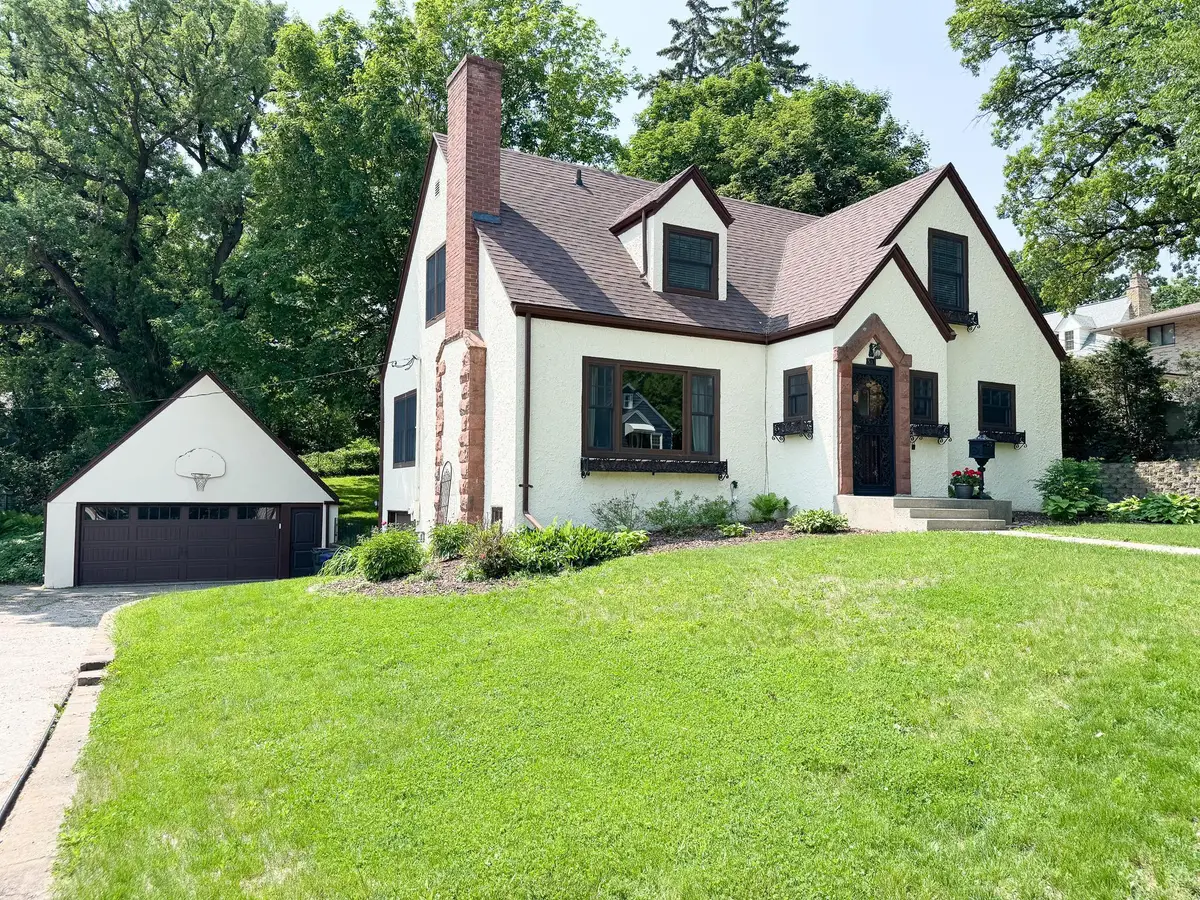 531 W Summit Avenue, Fergus Falls, MN 56537 - #1