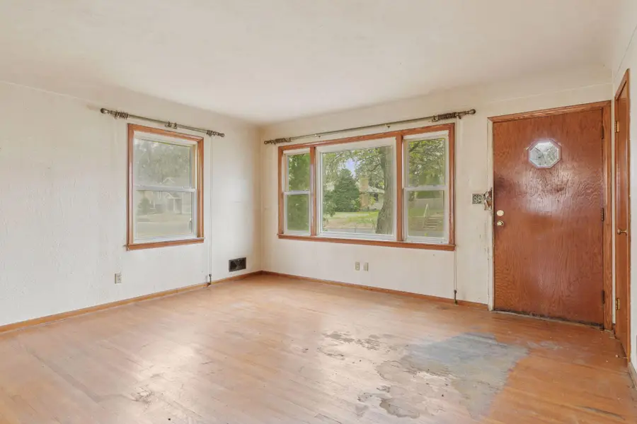 212 10th Avenue N, South Saint Paul, MN 55075 - Image #3