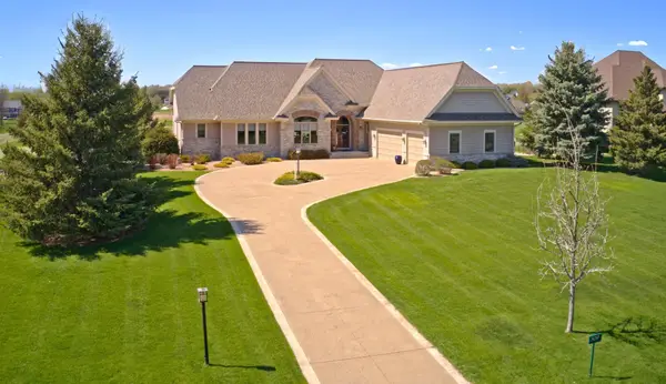 309 Lindsay Road, Hudson, WI 54016