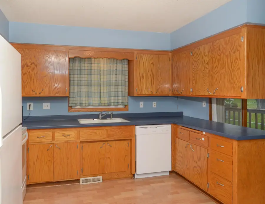 8608 49th Avenue N, Minneapolis, MN 55428 - Image #2