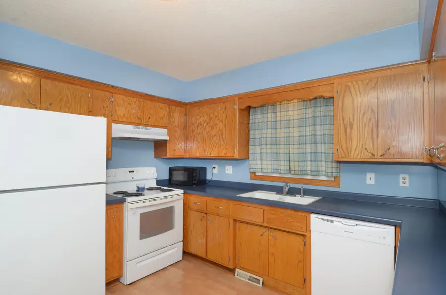 8608 49th Avenue N, Minneapolis, MN 55428 - Image #3