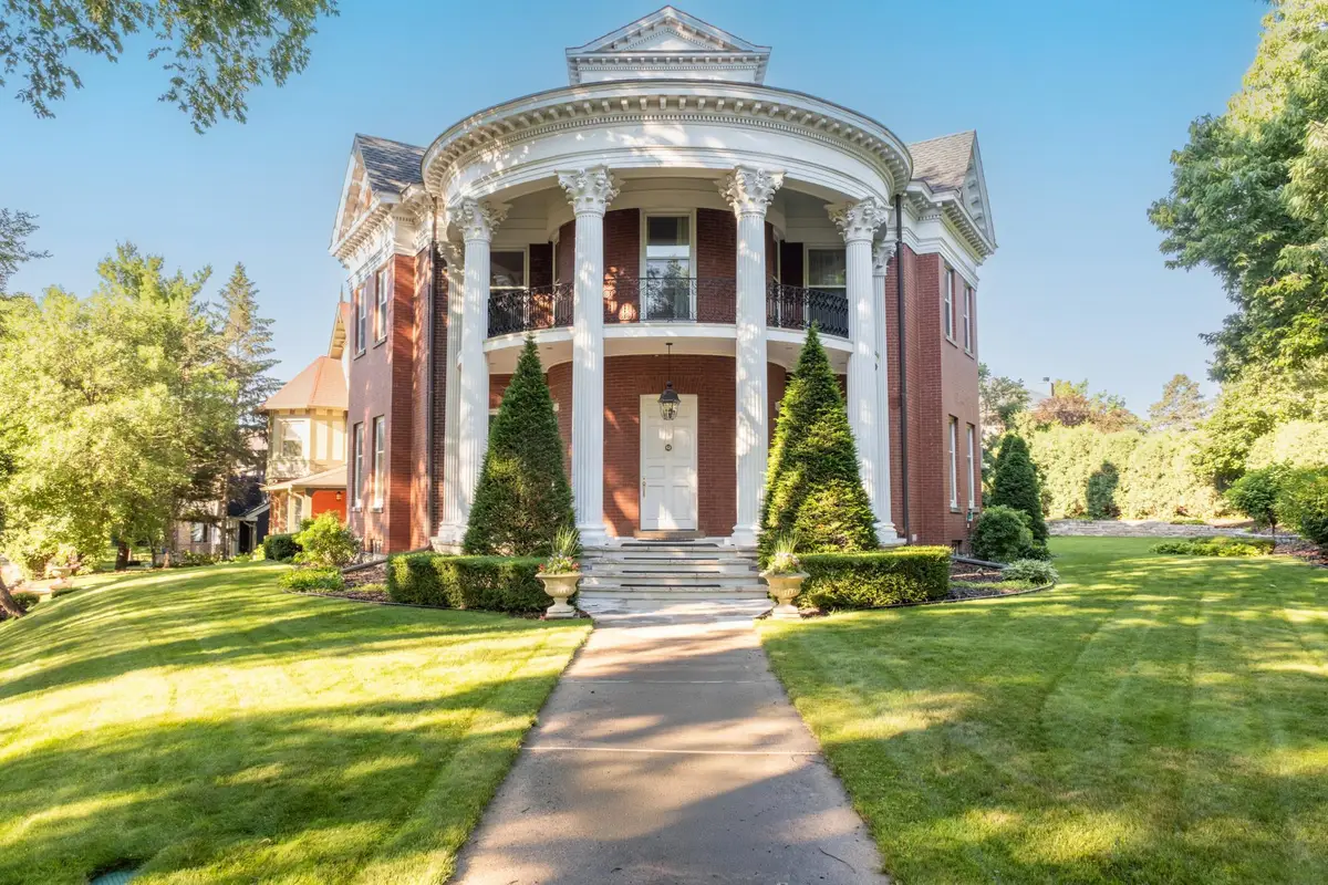 1203 Mount Curve Avenue, Minneapolis, MN 55403 - #1