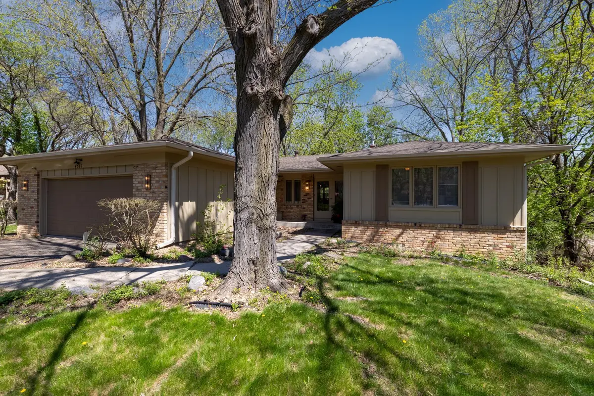 8613 Wood Cliff Circle S, Minneapolis, MN 55438 - Image #1