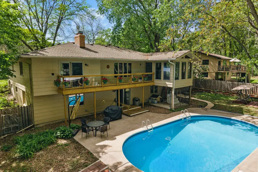 8613 Wood Cliff Circle S, Minneapolis, MN 55438 - Image #2