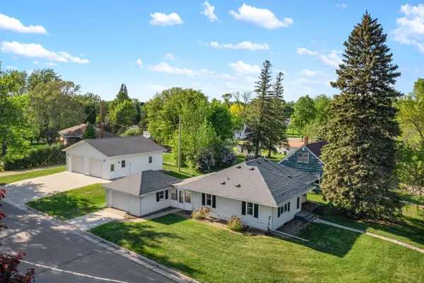 422 2nd Street Sw, Renville, MN 56284