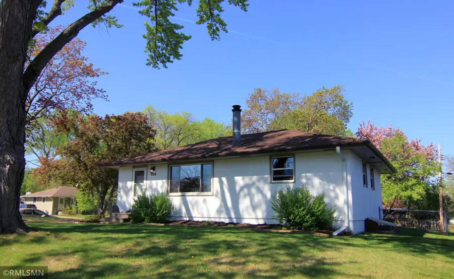 1104 Greystone Avenue N, Oakdale, MN 55128 - Image #2