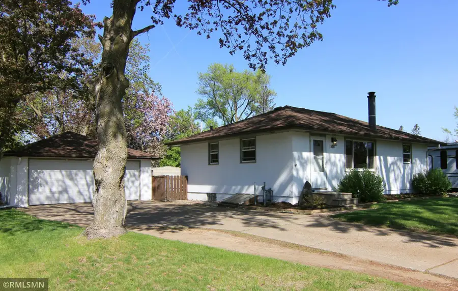 1104 Greystone Avenue N, Oakdale, MN 55128 - Image #3