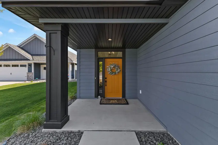 1060 109th Court Ne, Blaine, MN 55434 - Image #2