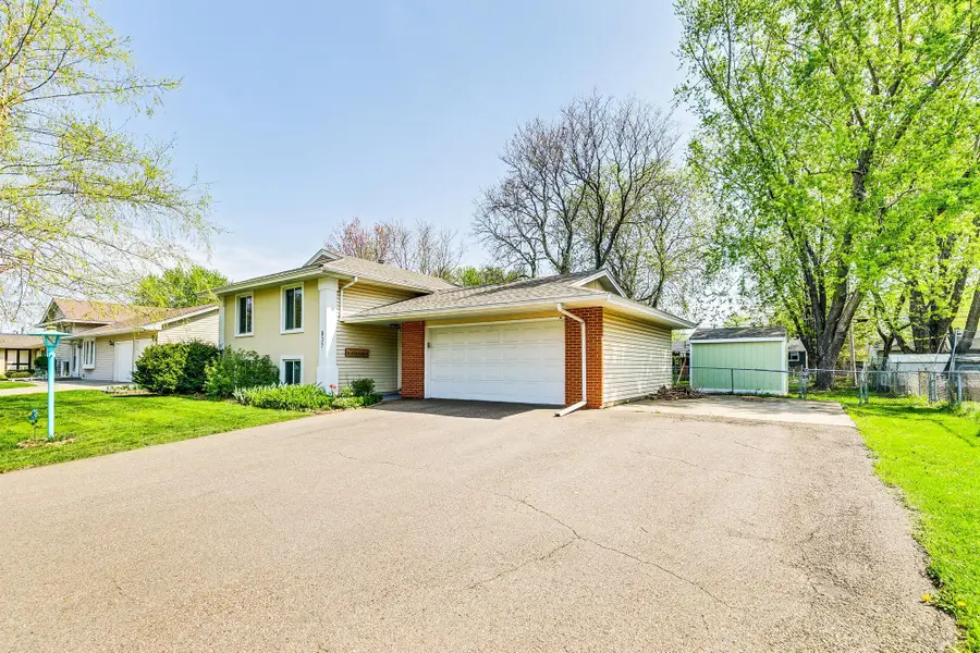 837 Cortland Drive, Apple Valley, MN 55124 - Image #2