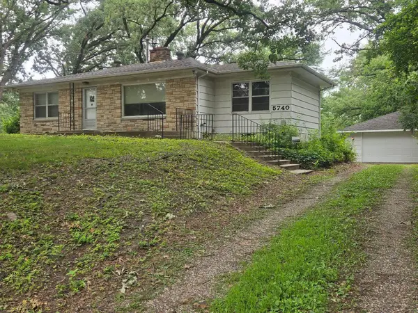 5740 Golden Valley Road, Minneapolis, MN 55422