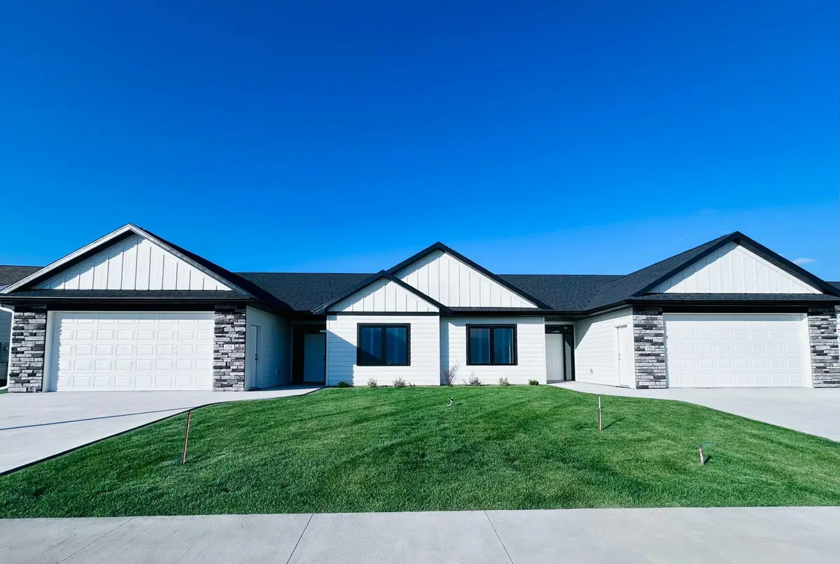 158 Sandstone Drive Nw, Eyota, MN 55934 - Image #1