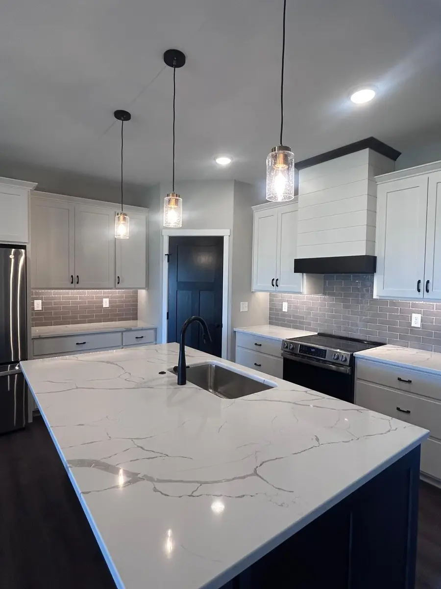 158 Sandstone Drive Nw, Eyota, MN 55934 - Image #3