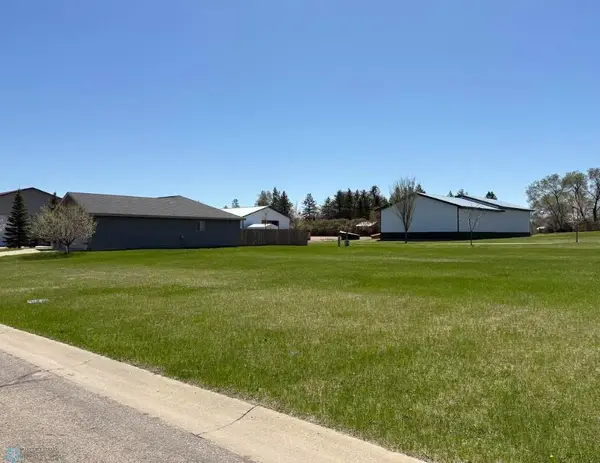 905 Red Willow Drive, Frazee, MN 56544
