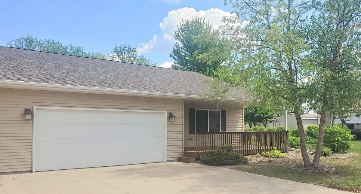 413 River Bluff Drive, Windom, MN 56101 - Image #1