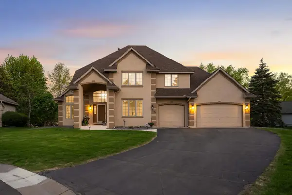 5732 Pond Court, Roseville, MN 55126