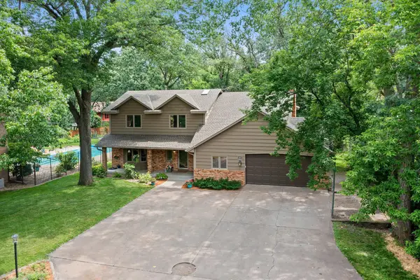 9755 Egret Boulevard Nw, Minneapolis, MN 55433